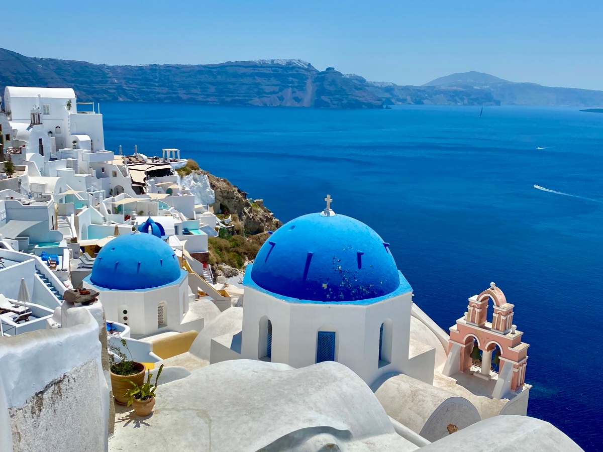 A GUIDE TO THE TOP THINGS TO DO IN  SANTORINI PLUS TRAVEL TIPS FOR SANTORINI